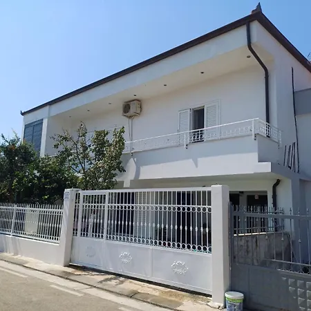 Apartment The White House Divjaka