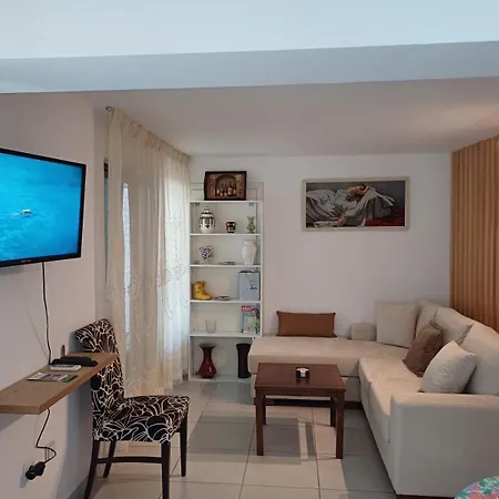 The White House * Divjaka